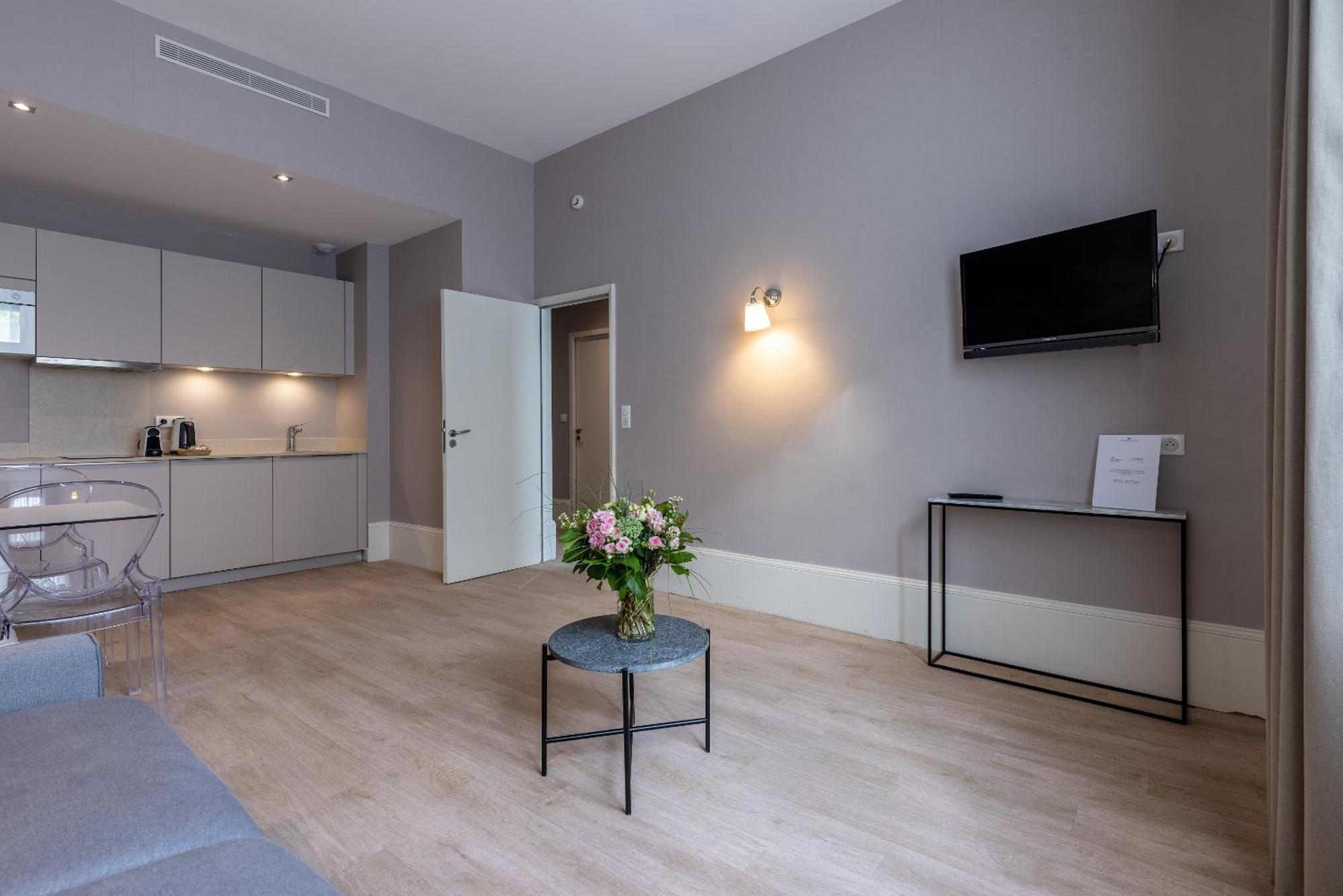 Appartamento La Maison Blanche - De Charme Chic & Cosy A 350m Du Coeur De De - Acces Autonome 2*